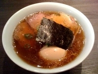 「醤チャ+味付けたまご」@支那そばや 本店の写真