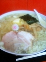 「バター塩ラーメン（470円）+LL 超大盛り（100円）」@ぎょうざやさんの写真