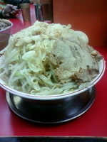 「ラーメン大+味玉（ヤサイw+ニンニク+アブラ）」@モッコリ豚の写真