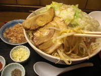 「直次朗らーめん700円+野菜マシ100円」@丸直の写真