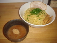 「つけめん（800円）+大盛（100円）」@らぁめん  丸の写真