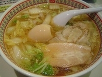 「煮たまごらーめん」@どうとんぼり神座 新宿店の写真