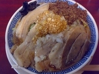 「魂麺+小ブタ+ニンニク」@明神角ふじの写真