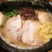 「塩豚骨らーめん（並）+味玉」@パワー軒の写真