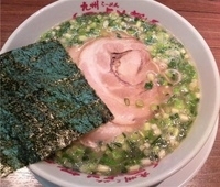 「ラーメン（こってり・バリカタ）+ネギ+替え玉（粉落とし）」@九州ラーメン つばめ軒の写真