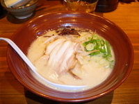 「白（細麺バリカタ730円+中細麺カタメ130円=860円）」@博多 龍ノ髭 宇都宮店の写真