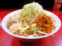 「ラーメン小 ニンニク辛揚げ（680円）」@千里眼の写真