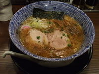 「武士系豚骨らーめん」@麺屋ZERO1 吉祥寺店の写真