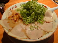 「こってりラーメン大盛り+チャーシュー+九条ネギ」@天下一品 甲府南店の写真
