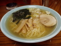 「塩ラーメン（ニンニク入り）」@ラーメンナナの写真