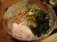 「醤油ランチ（醤油ラーメン+ミニチャーハン+漬物+アイス）￥780」@食処とも家の写真