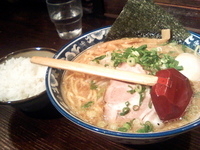 「醤油らーめん+大盛¥100+味玉（無料）+ライス（無料）」@らーめん百舌の写真