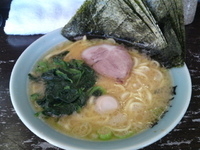 「ラーメン+ノリ増し」@横浜家系ラーメン ほどが家の写真
