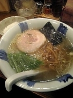 「塩らーめん+小ライス（無料）」@ラーメン食堂 粋な一生の写真