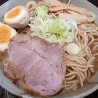 「京介ラーメン 大盛り（味玉子トッピング）」@つけめん屋 赤羽京介の写真