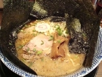 「武士系豚骨らーめん+海苔 【680円+100円】」@麺屋ZERO1 中野南口店の写真