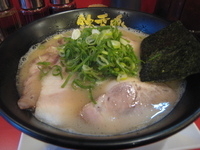 「ちゃーしゅーめん（バリカタ）+玉子+替玉（ハリガネ）」@長浜らぁめん 錦雲豚の写真