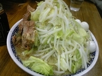 「小ラーメンうずら にんにく」@ラーメン二郎 新小金井街道店の写真