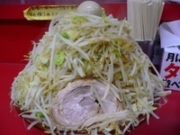 「辛ラーメン+麺マシ+ヤサイマシマシ」@ドン-キタモトの写真