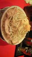 「豚ラーメン大盛（ニンニク、ヤサイ、カラメ）」@用心棒の写真