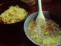 「つけ麺（中盛り） ※本日の変わり麺『全粒粉麺』」@つけ麺 紅葉の写真
