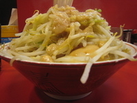 「豚入りラーメン（野菜多め・脂多め・味濃いめ）+味付玉子」@ラーメン 麺徳 東陽町店の写真