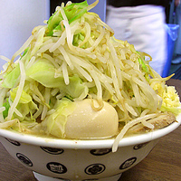 「豚増そば 特盛 1,000円 やさいましましにんにくましまし !」@雷 北松戸本店の写真