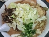 「ときんらーめん黒（650円）+大盛り（100円）+キャベツ増量+」@らーめん ときんの写真