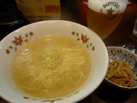 「塩ラーメン（400円）+穂先めんま（150円）+生中（400円）」@ラーメン寺子屋 麺倶楽部の写真