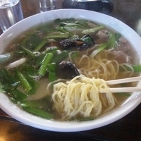 「ホルモンラーメン+ライス 700円+150円=850円」@中華 ヤマトの写真