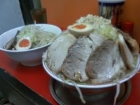 「ラーメン 大 800円 +豚W 350円 （ ヤサイW・ニンニク」@モッコリ豚の写真