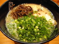 「博多ラーメン（ばりかた）+トッピングねぎ3倍」@博多ラーメン 田中の写真