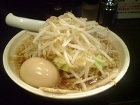 「正油肉2枚（600円）+玉子（100円）」@らうめん さぶ郎 五反田店の写真