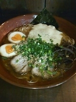 「ラーメン（大盛・かため）+チーズ+替玉」@分田上の写真