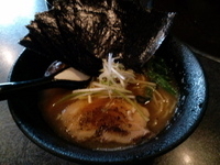「らーめん+のり増し+梅わさごはん 950円」@豚豚炉.の写真