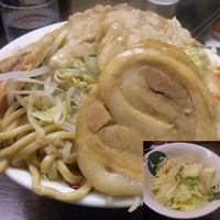 「雷そば（特盛:400g、ヤサイマシマシ/ニンニクマシマシ/アブラ」@雷 北松戸本店の写真