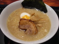 「濃厚Wスープ特製ラーメン800円細麺」@武者虎の写真