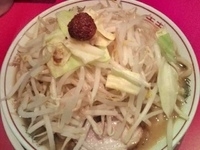 「ラーメン（680円）+野菜・辛玉」@用心棒の写真