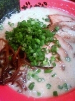 「とんこつチャーシュー（980円）+大盛り（100円）+しろごはん」@東京豚骨拉麺 ばんから 柏豊四季店の写真