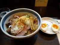 「特製ガーリック油そば」@九段 斑鳩の写真