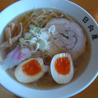 「ラーメン550円 + 煮たまご100円（+餃子（ギョーザ）400」@青竹手打ちラーメン 日向屋の写真