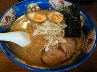 「正油ラーメン+味玉」@らーめん てつや 東京高円寺店の写真