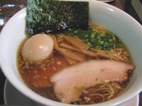 「醤油らぁめん+味玉」@麺や維新の写真