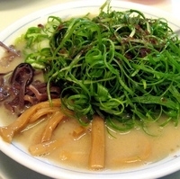 「メロディーらーめん 替え玉×5 + 九条ネギ」@メロディー 本店の写真