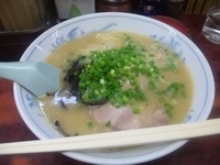 「博多ラーメン（600）+味玉（100）」@長浜家の写真