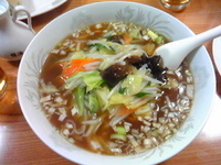 「醤油ラーメン」@華美餃子館の写真