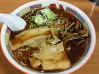 「しょうゆラーメン」@蜂屋 神楽坂店の写真