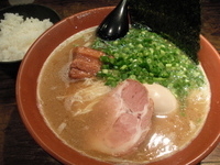 「細麺 3点盛り 半ライス（ランチサービス）」@豚骨醤油らーめん 誠屋の写真