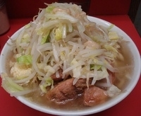 「小豚入り（ヤサイ、ニンニク、アブラ）」@ラーメン二郎 小岩店の写真