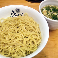 「塩つけ麺 800円 麺の大盛 150円」@塩専門 ひるがお 東京駅店の写真